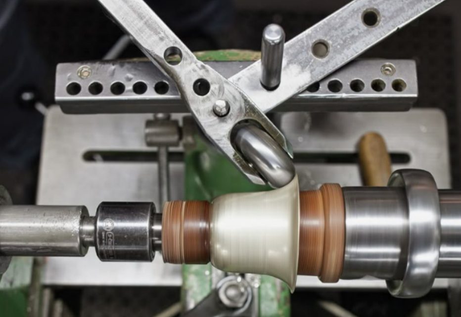 manual spinning roller mounting