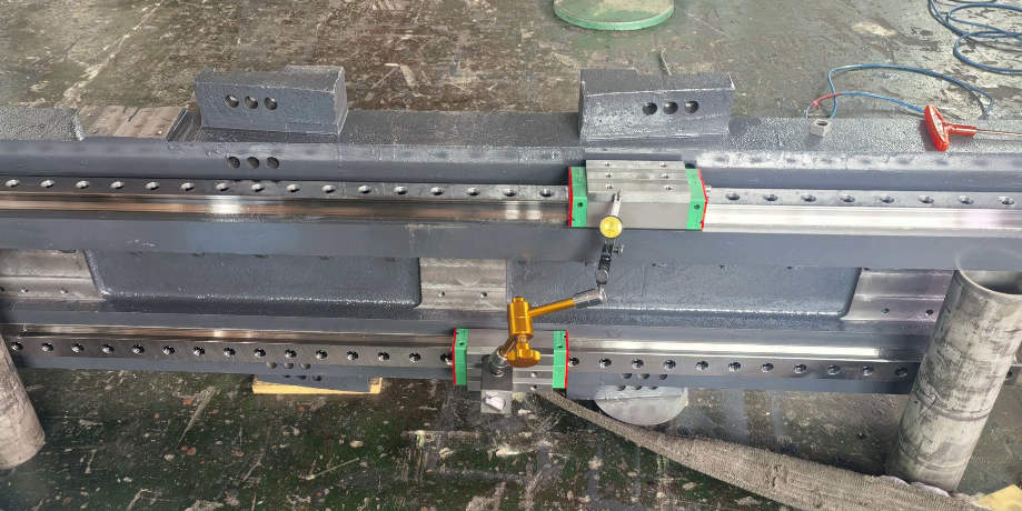 the guide rail and lead screw of metal spinning machine
