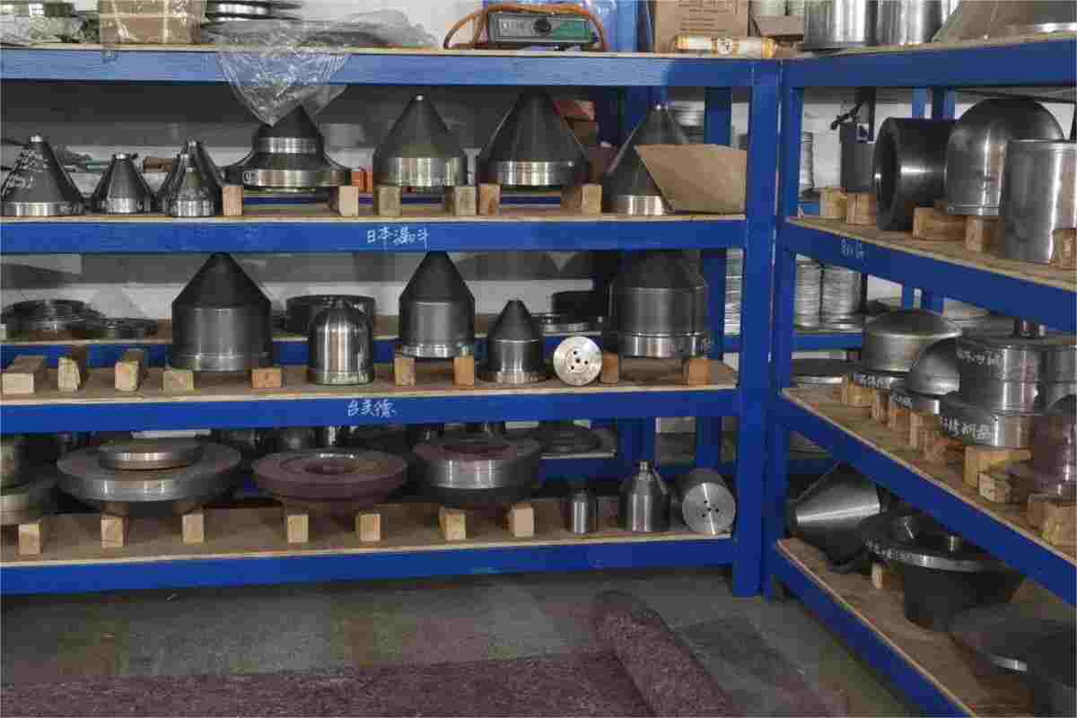How to remove the metal spun product from mold 